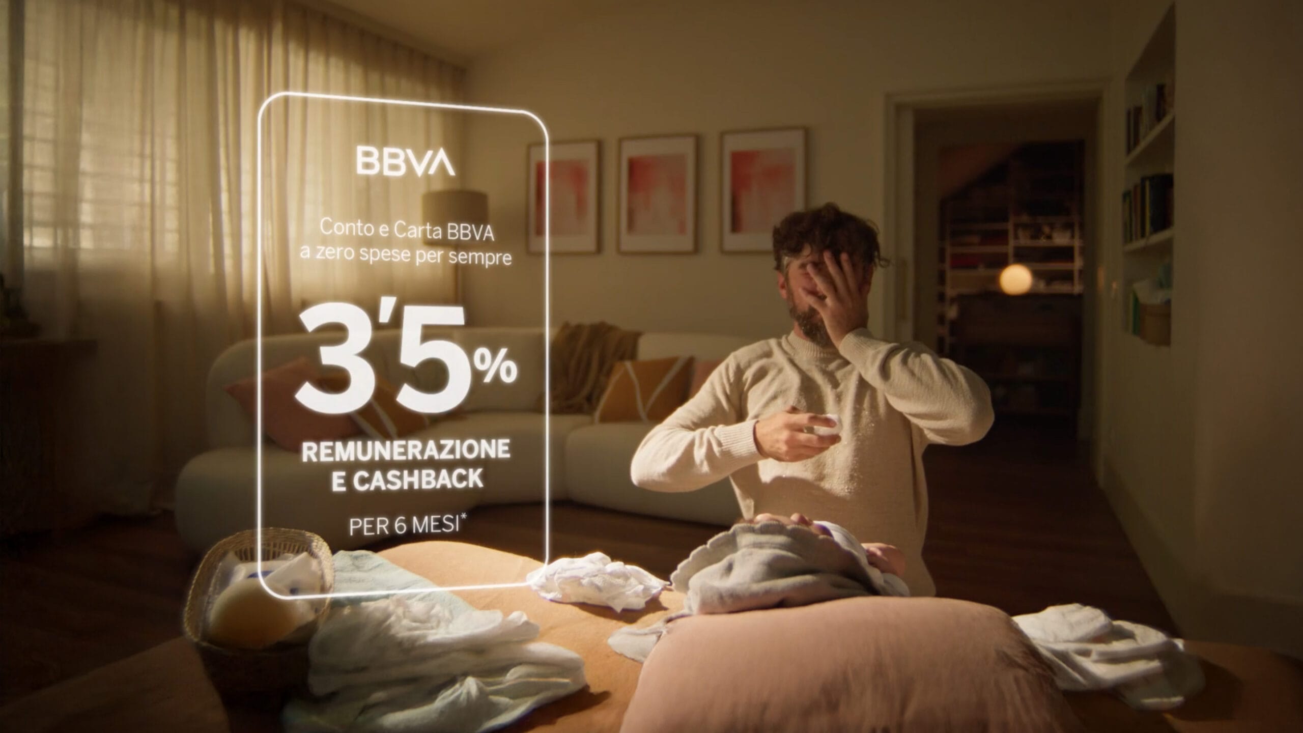 Commercials_BBVALaVidaPide_03